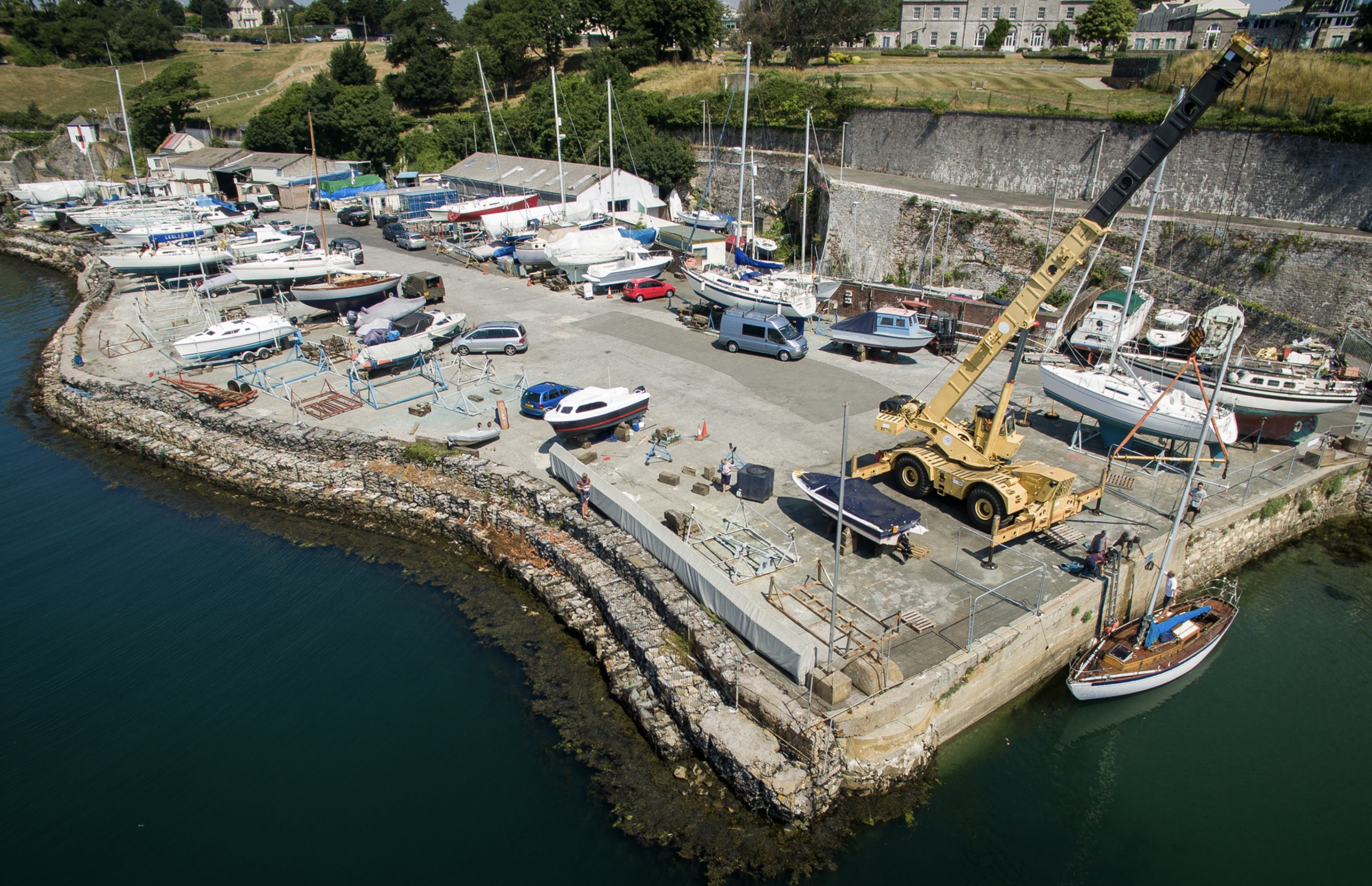 Blagdons Boatyard - Warehouse unit and yard space To Let