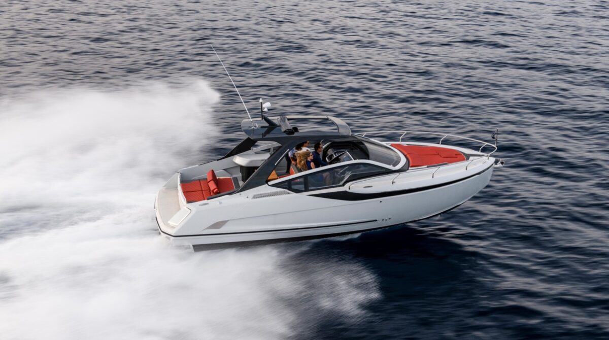 Fairline Yachts has been acquired by Arrowbolt Propulsion Systems Limited after purchasing Hanover Investors’ interest.