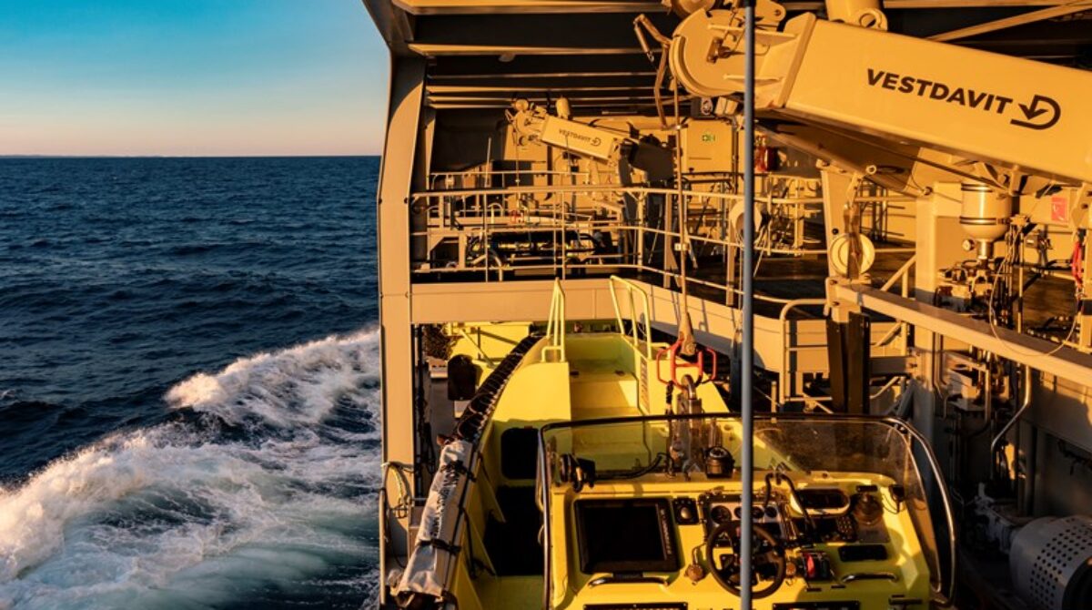Davit specialist Vestdavit acquired by Fairbanks Morse Defense