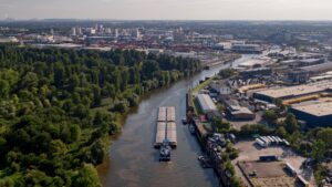 De Jong Shipping Group has acquired a minority stake in TransMatch, strengthening its position in inland shipping and further implementing its growth strategy.