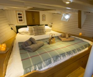 Small Boat Cruising Business in Scotland Red Moon Cruises